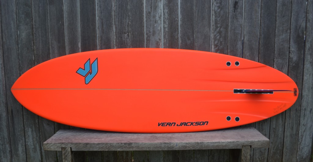 Retro-single-fin-surfboard